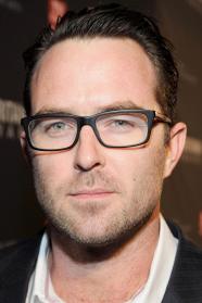 Sullivan Stapleton